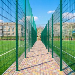 Ограждение для спортивной площадки  СПОРТ из сетки 2D высотой 4м